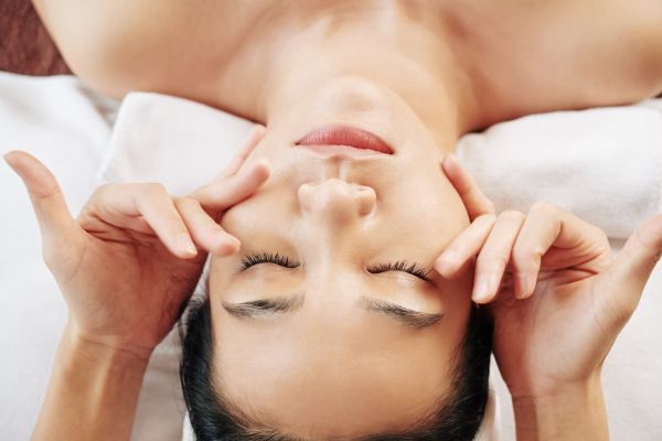 Massage du Visage Liftant Japonais