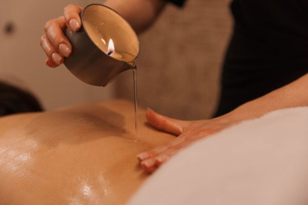 Day spa et massage à la bougie