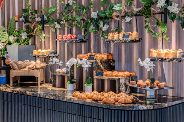 PETIT DEJEUNER & ACCES SPA