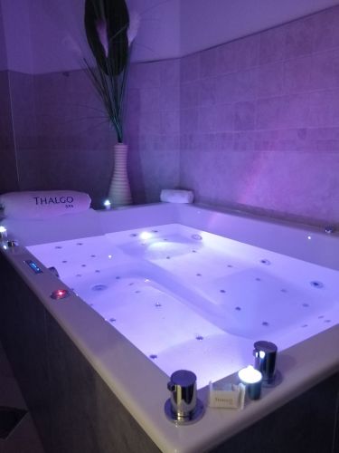 Bain de détente en duo